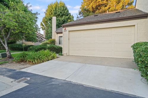 1118 Cedar Creek Dr, Modesto, CA 95355-5204