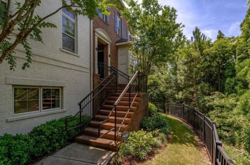 331 Le Gran Bnd, Atlanta, GA 30328-6238