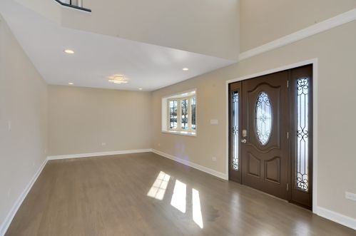 8293 Ozanam Ave, Niles IL  60714-2454 exterior