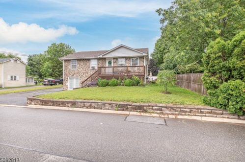 17 Grove St, Wantage, NJ 07461-2514
