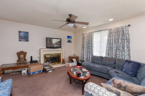 986 Lamark Ln, Anaheim CA  92802-3422 exterior