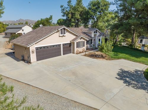 17368 Owl Tree Rd, Riverside CA  92504-9529 exterior