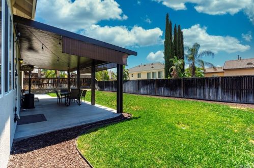 12741 Royal Palm Ln, Riverside CA  92503-7077 exterior