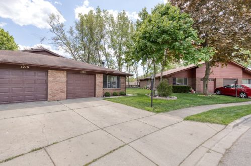 1208 Fulton Dr, Streamwood, IL 60107-2838