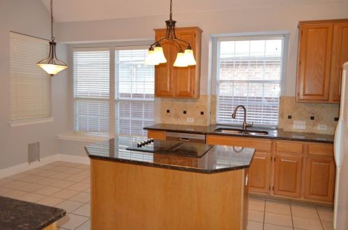 9320 Ponderosa Trl, Irving TX  75063-5049 exterior