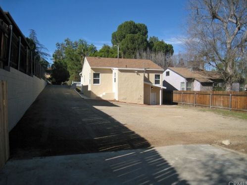 5144 Olivewood Ave, Riverside CA  92506-1311 exterior