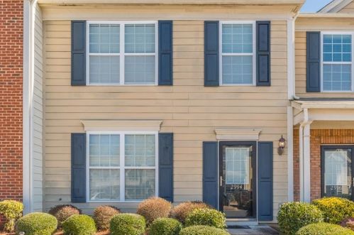 2994 Deerborne Ct, Atlanta, GA 30331-5586