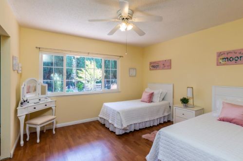 1800 Crater Lk Ave, Milpitas CA 95035-6608 exterior