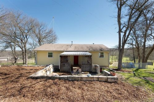175 Settlers Trl, Webberville, TX 78621-5721