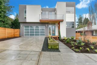 5526 27 Ave, Seattle WA  98115-3430 exterior