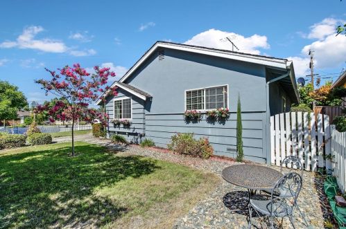 2244 Blossom Valley Dr, San Jose, CA 95124-6054