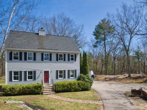 29 Windsor Blvd, Londonderry, NH 03053-3695
