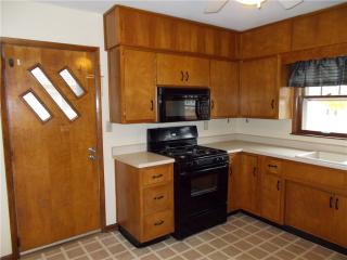 1725 8th St, Anderson IN  46012-4137 exterior
