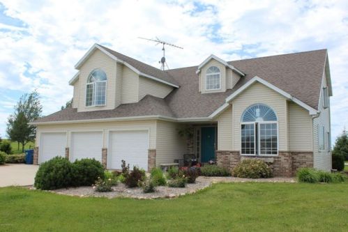 24730 618th St, Mantorville, MN 55955-7110