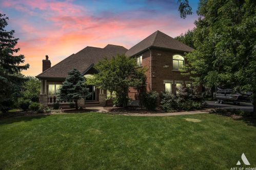 7215 Inverway Dr, Bull Valley, IL 60014-6618