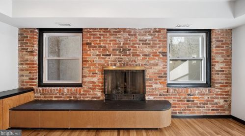 512 4 St, Philadelphia PA 19133-3105 exterior