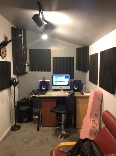 1102 Riviera Dr, Santa Ana CA 92706-1543 exterior