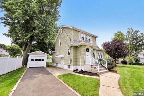 42 Pine St, Bogota, NJ 07603-1123