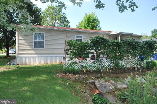 94 Vasilios Dr, Carlisle PA  17015-9012 exterior