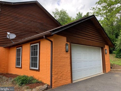 507 Apple Orchard Dr, Linden VA  22642-6249 exterior