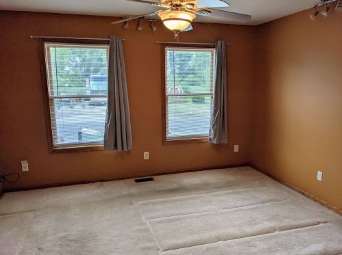 75 Dinosaur Rd, Lorenzo, IL 60481-8500