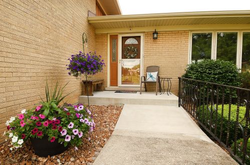 6624 Linden Dr, Oak Forest, IL 60452-1556