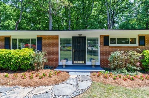 2167 Fairway Cir, Atlanta, GA 30331-7101