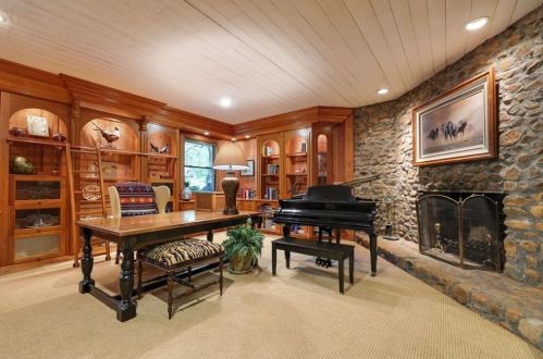 1630 Brandon Hall Dr, Atlanta GA  30350-3703 exterior