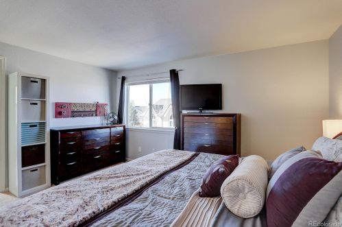 6067 Quatar Way, Aurora CO 80016-7134 exterior