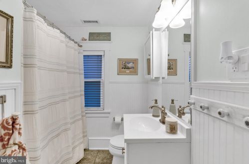 415 2nd Ave, Haddon Heights NJ  08035-1406 exterior