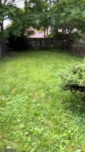 25 Thomas St, Bloomfield, NJ 07003-2327