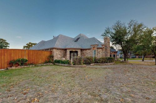 1133 Madlynne Dr, Cedar Hill, TX 75104-3056