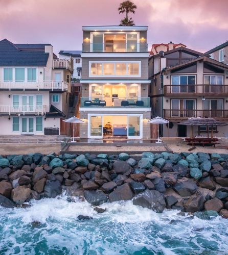 1819 Pacific St, Oceanside, CA 92054-5850