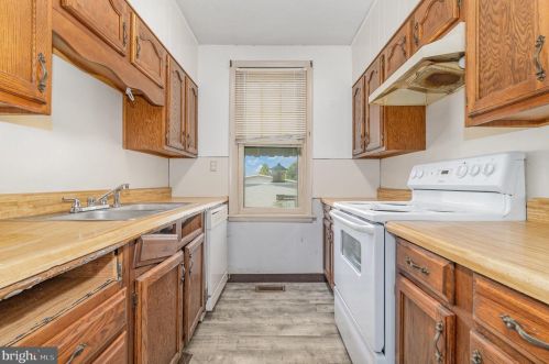 1034 Broadway, Hanover PA 17331-2505 exterior