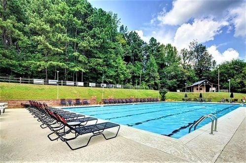 6768 Lockridge Dr, Atlanta GA  30360-1561 exterior