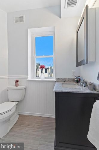 609 61 St, Philadelphia PA 19142-3402 exterior