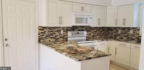 5202 Bradwood St, Springfield VA  22151-3521 exterior