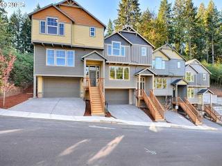 17328 Aubin St, Sandy, OR 97055-7814