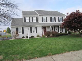 1541 Dunmore Dr, Lancaster PA  17602-1247 exterior