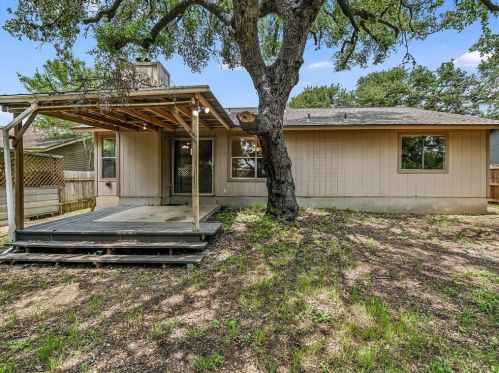 8903 Curlew Dr, Austin TX  78748-5129 exterior