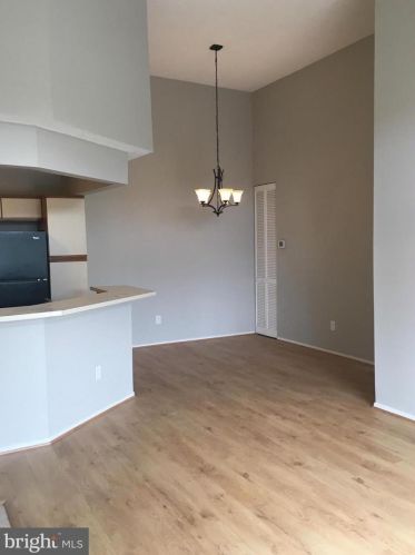 11703 Summerchase Cir, Herndon, VA 20194-1127
