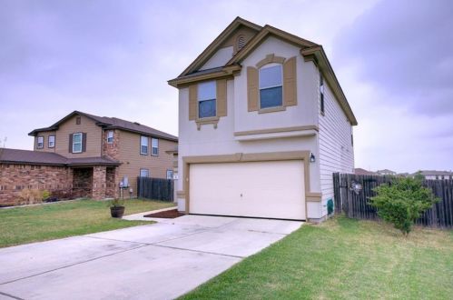 481 New Bridge Dr, Uhland TX  78640-5581 exterior