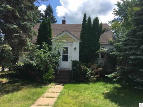 814 1st Ave, Chisholm, MN 55719-1267