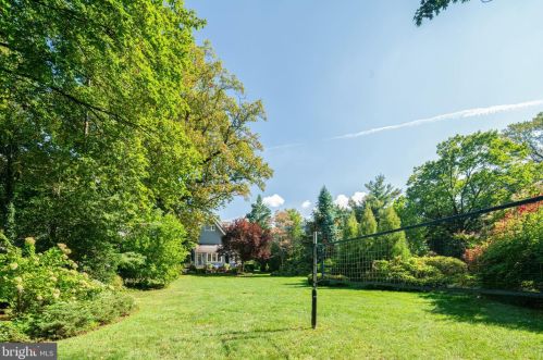 220 Washington Ave, Tavistock NJ 08033-3323 exterior