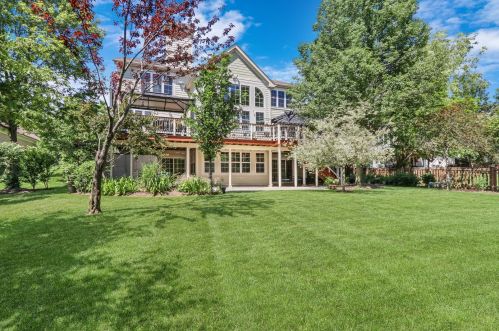 6181 Oakmont Ln, Gurnee, IL 60031-5351