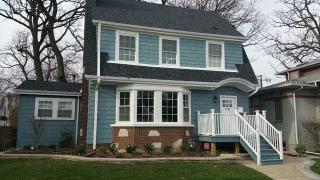 3504 Woodside Ave, Brookfield, IL 60513-1747