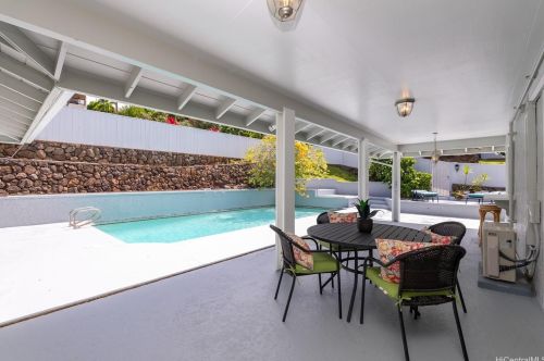 1434 Ihiloa Loop, Honolulu HI  96821-1347 exterior
