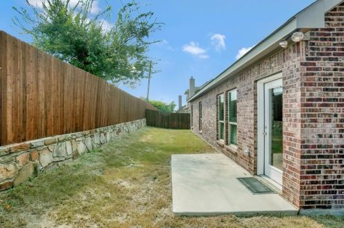 1508 Cowtown Dr, Midlothian TX  76063-5771 exterior
