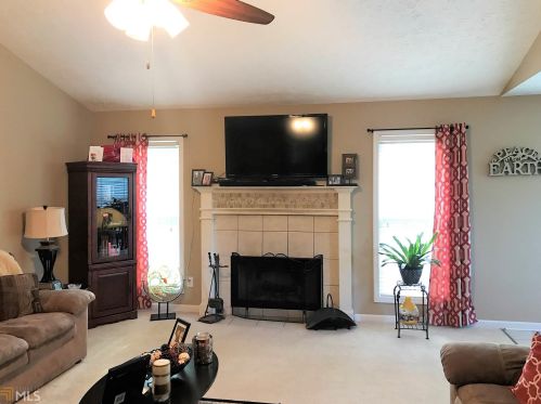 105 Clairmont Dr, Lagrange, GA 30240-8255