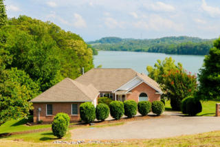 180 Southcove Dr, Greenback, TN 37742-2344